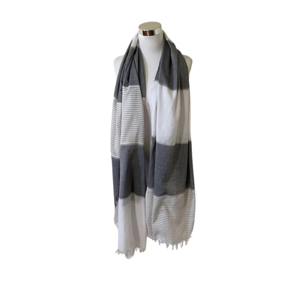 ▪️6/$25▪️ BCBGeneration Scarf/Wrap